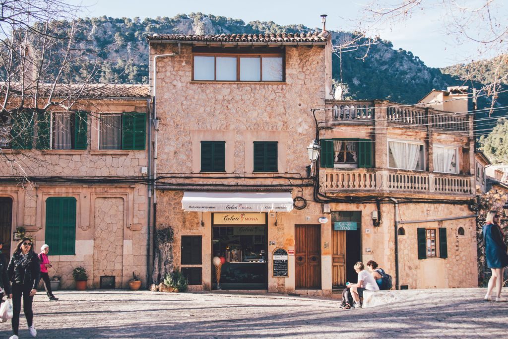 Eisdiele im Zentrum von Valldemossa