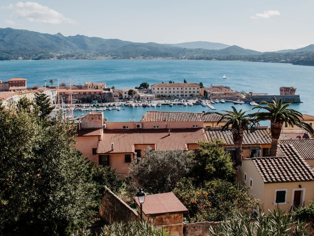 Blick auf den Hafen von Elba